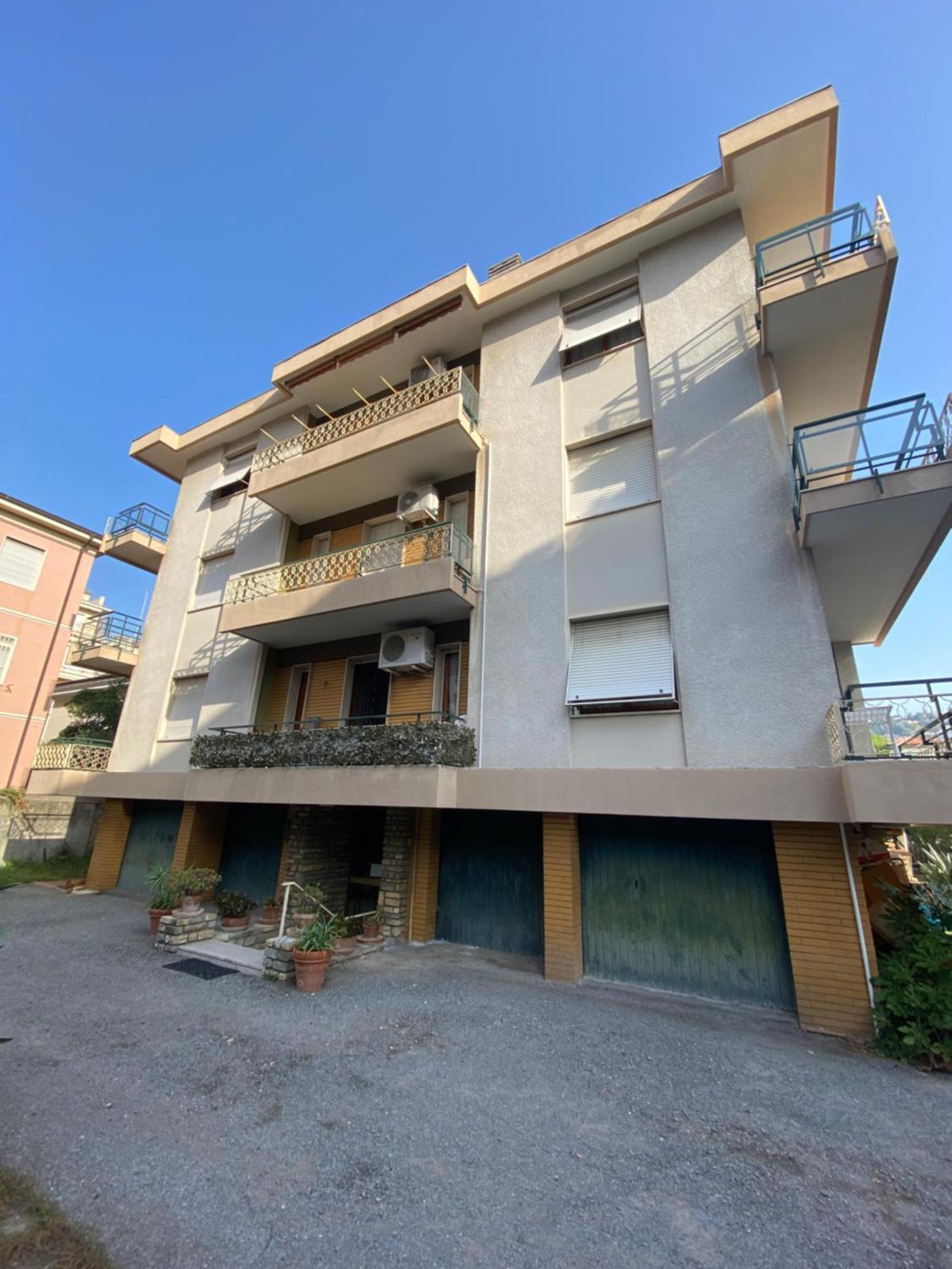Отель Casa Febo, In Centro Con Parcheggio Privato A 200 Mt Dal Mare Бордигера Экстерьер фото